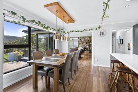 Spacious Family Retreat on 5 Acres – Just Minutes from Margate - Photo 3