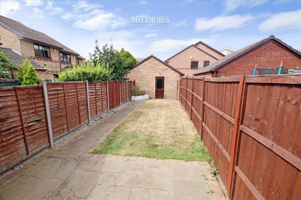 2 bedroom Terraced House to let - Photo 1