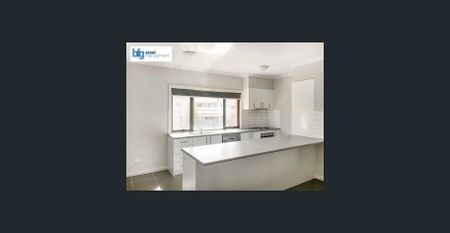 Modern & Spacious 2-Bedroom Home with Single Lock-Up Garage in Craigieburn! - Photo 2