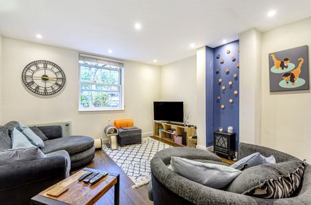 High Road, London - Photo 2