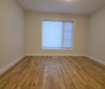 119 Superior Dr, Amherstview, ON K7N 0E5 - Photo 2