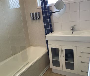 Fully Furnished Including All Linen - Photo 6