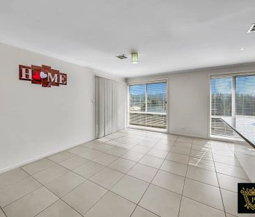 “Stylish Family Home in a Prime Location!!” - Photo 2