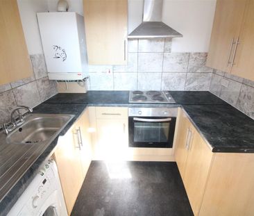 Vicarage Farm Road, Hounslow - Photo 2