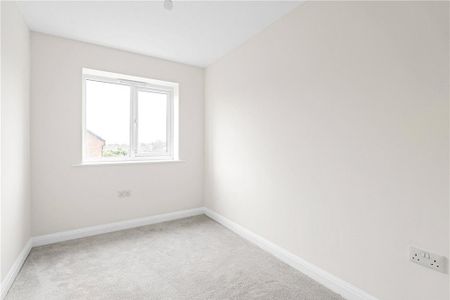 4 bedroom detached house to rent - Photo 4