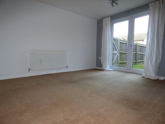 2 bedroom ground floor flat to rent - Photo 1