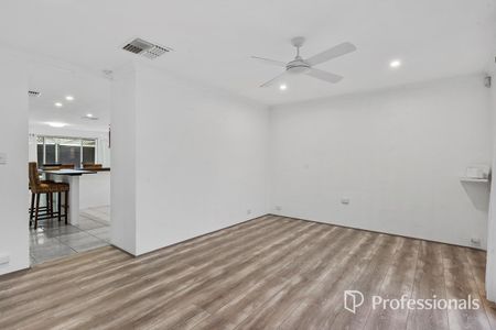 SPACIOUS FAMILY LIVING IN A PEACEFUL CUL DE SAC - Photo 2