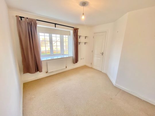 Scarlett Avenue, Aylesbury, Wendover - Photo 1