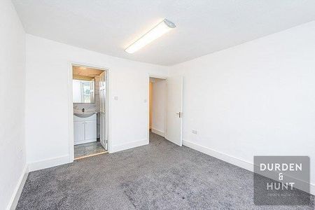 Chigwell Road, Woodford Green - Photo 2