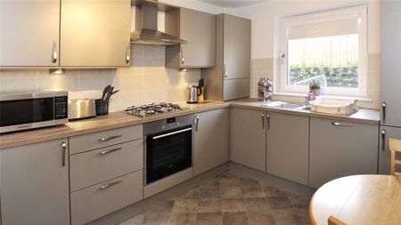 2 bedroom apartment to rent - Photo 3