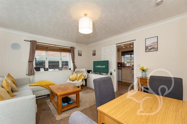 2 bedroom maisonette to rent - Photo 1