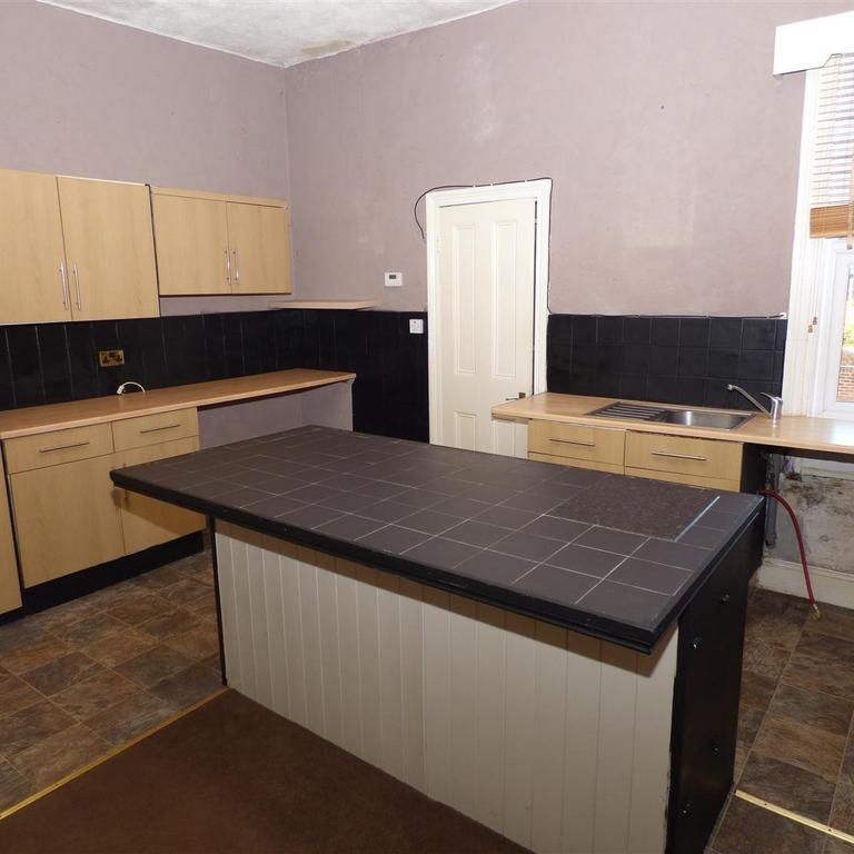 3 bedroom apartment to rent - Photo 1