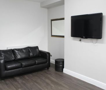 9 bedroom house to rent - Photo 1