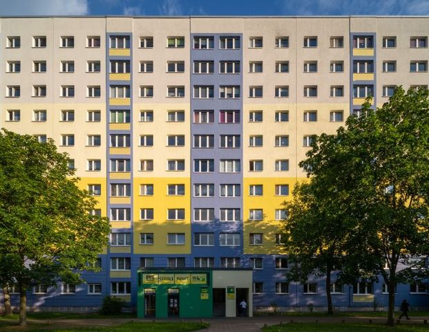 Altersgerechte, barrierearme 2-Raum Wohnung mit Südbalkon! - Photo 1