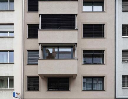 Living in a prime location - Photo 1