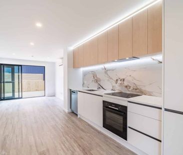 BRAND NEW 2x bedroom townhouse in exclusive development: - Photo 3