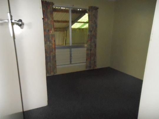 3 Bedroom - Walking distance to town - Photo 1