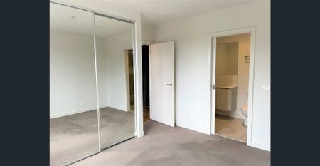 Large Open Plan Living. - Photo 4