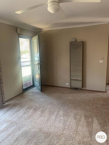 Central 2 Bed Unit - Photo 4