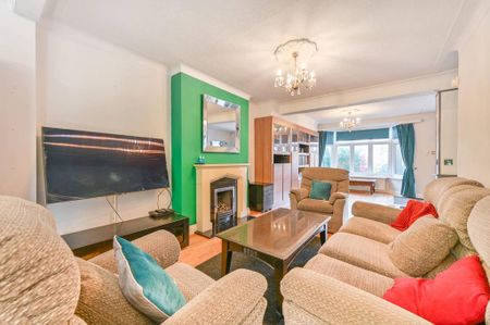 5 bedroom semi-detached house to rent - Photo 4