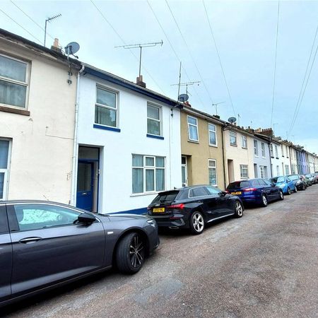 House to rent - Photo 3