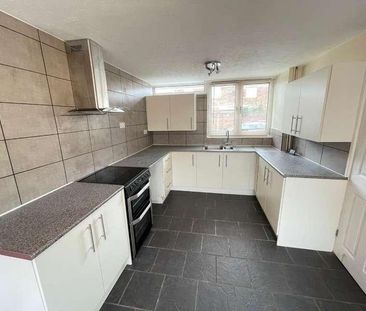 Clare Close, Mildenhall, IP28 - Photo 5