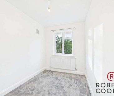 East Towers, Pinner, HA5 - Photo 4
