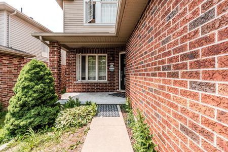 For Lease - 893 Bitterbush Crescent, London North, Ontario - Photo 4