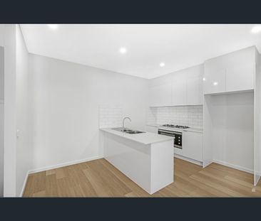 27 Glisten Way, Craigieburn, Vic 3064 - Photo 2