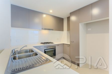 Spacious 2 bedroom unit for rent - Photo 5