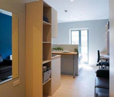 1 bedroom in a flat share to rent - Photo 1