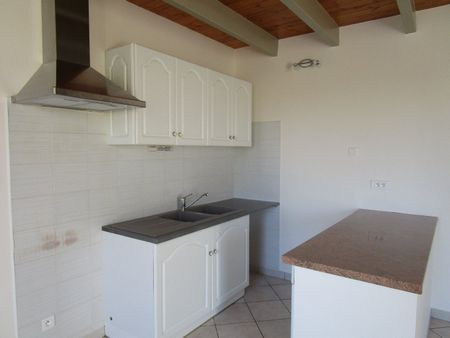 Location Maison 3 pièces 51m² BOURG CHARENTE 16200 - Photo 5