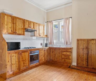 Charming Period Home in Prime Quarry Hill Location - Photo 3