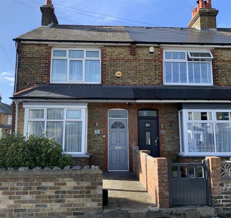 2 bedroom end of terrace house to rent - Photo 3