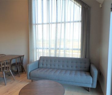 Stylish two bedroom townhouse in the Verdeco Park subdivision. - Photo 2