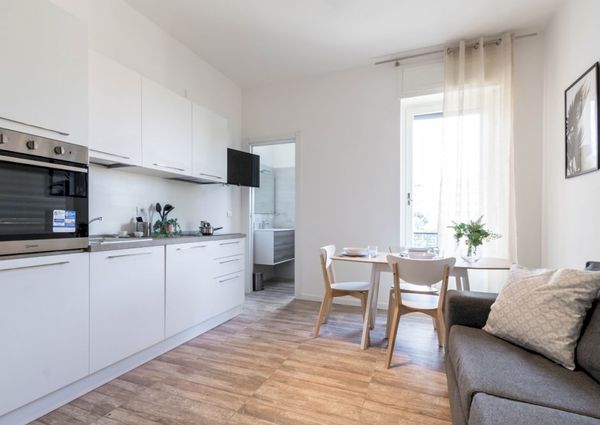 Wonderful single room in Via Riccardo Pitteri