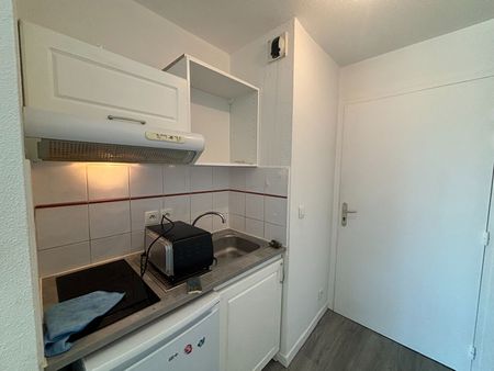 Location Appartement 1 pièce 27m² - Photo 3