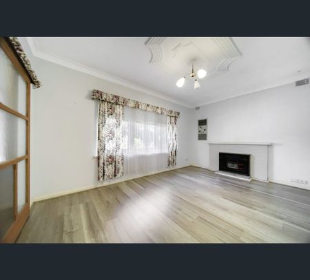 36 Minchinbury Terrace, Marion, SA 5043 - Photo 4
