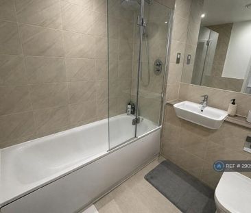 1 bedroom in a flat share to rent - Photo 3