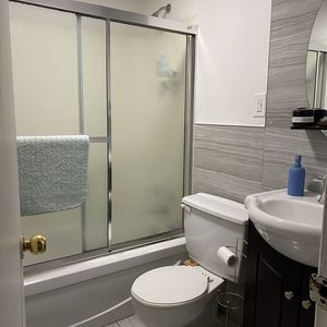 Grand 41/2 Situer Face Au Métro Papineau - Photo 3