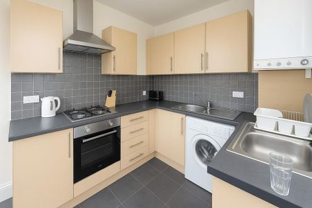 4 bedroom terraced house to rent - Photo 4