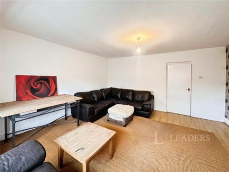 2 bedroom flat to rent - Photo 2