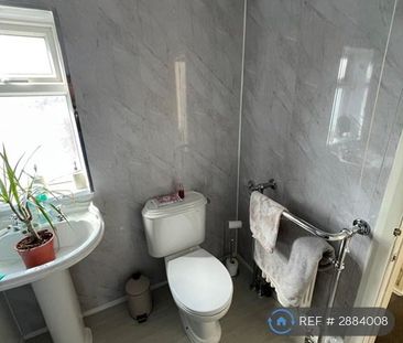 3 bedroom semi-detached house to rent - Photo 6