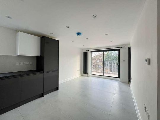 Greenford Road, Greenford, UB6 - Photo 1