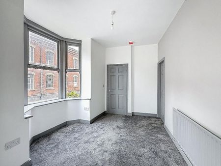 3 bedroom terraced house to rent - Photo 2