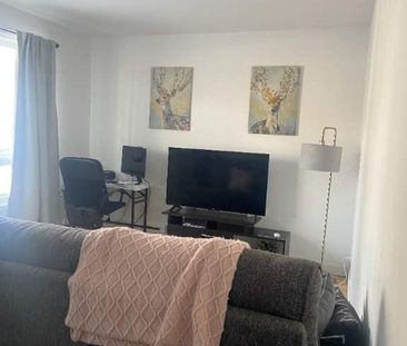 4 1/2 situé à Limoilou disponible immédiatement - Photo 2