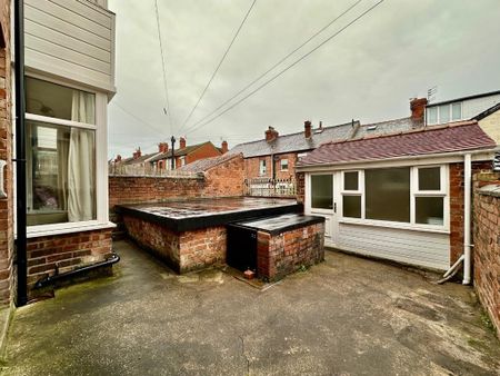 3 bedroom terraced house to rent - Photo 5