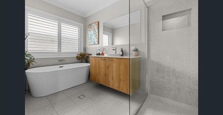 MODERN THREE BEDROOM HOME - Photo 4