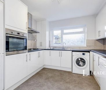 2 bedroom apartment to rent Heath Road, Weybridge, KT13 - Photo 5