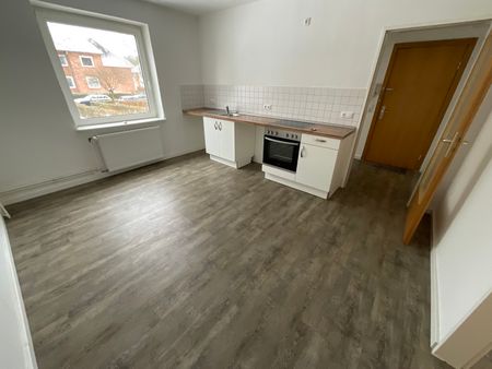 2 Zimmer-Wohnung mit Terrasse und geräumiger Küche - Photo 3